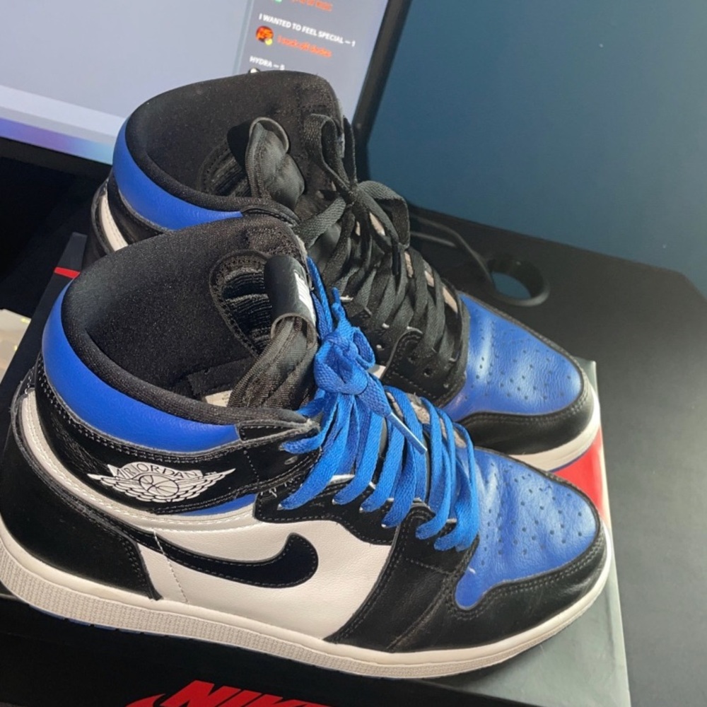 Jordan 1 royal toes